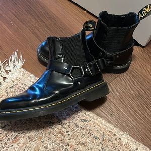 Harness Dr Marten chelsea boots